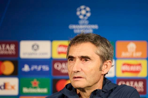 Newcastle United FC v Athletic Club - UEFA Champions League 2025 26 League Phase MD4 Ernesto Valverde head coach of Athletic Club looks on during the press conference, PK, Pressekonferenz prior to the UEFA Champions League 2025 26 League Phase MD4 match between Newcastle United FC and Athletic Club at St James Park on November 4, 2025, in Newcastle upon Tyne, England. Newcastle upon Tyne St James Park Newcastle upon Tyne England RL_NEWCvATH_CL_000008 Copyright: xRicardoxLarreinax