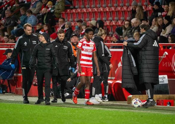Soccer, Women, Season 2025 2026, Google Pixel Women Bundesliga 9 Matchday , 1 FC Union Berlin VfL Wolfsburg, Mariann Noack 1 FC Union had to come off due to injury, 04 11 2025, Copyright: xMatthiasxKochx