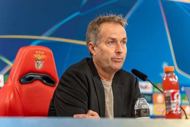 Kasper Hjulmand Bayer Leverkusen, Coach , Press conference, Mediaday, Interview, POR, Benfica Lisbon vs Bayer 04 Leverkusen, Football, UEFA Champions League, Matchday 4, Media day, 2025 2026 season, 04 11 2025, POR, Benfica Lisbon vs Bayer 04 Leverkusen, Football, UEFA Champions League, Matchday 4, Media day, 2025 2026 season, 04 11 2025, Lisbon Copyright: xEibner-Pressefoto EdwardxCheungx EP_ECG