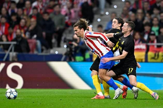 Atletico de Madrid v Royale Union Saint-Gilloise - UEFA Champions League MADRID, SPAIN - NOVEMBER 04 : Griezmann Antoine forward of Atletico de Madrid and Schoofs Rob midfielder of Union Saint-Gilloise during the UEFA Champions League 2025 26 League Phase MD4 match between Atletico de Madrid and Royale Union Saint-Gilloise on November 4, 2025 in Madrid, Spain, 04 11 2025 Madrid Spain  Copyright: xJanxDexMeuleneirx