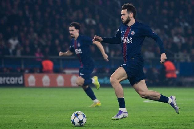 FOOTBALL : PSG vs Bayern Munich - Ligue des Champions - 04 11 2025 Khvicha Kvaratskhelia ( 7 - PSG ) during the UEFA Champions League match between Paris Saint Germain and FC Bayern Munich at Parc Des Princes on November 04 , 2025 in Paris, France. ( Photo by Federico Pestellini PsnewZ ) ParisFrance  Copyright: xFedericoxPestellinix