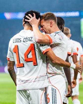 04 11 2025, Paris Saint Germain vs FC Bayern Munich, UEFA Champions League, 04 Matchday Goal for 0 1 by Luis Diaz FC Bayern Munich, 14 here celebrating with Joshua Kimmich FC Bayern Muenchen, 6 Copyright: xBahhoxKarax
