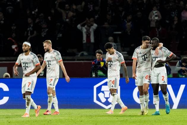 UEFA Champions League FC Paris Saint Germain FC Bayern Munich 04 11 2025 Celebration for 2 0 by Luis Diaz FC Bayern Munich, 14 , goal, goal celebration PARIS, FRANCE 4 NOVEMBER UEFA Champions League matchday 4, FC Paris Saint Germain vs FC Bayern Munich, Parc des Princes on 04 11 2025 Copyright: xBEAUTIFULxSPORTS Wunderlx