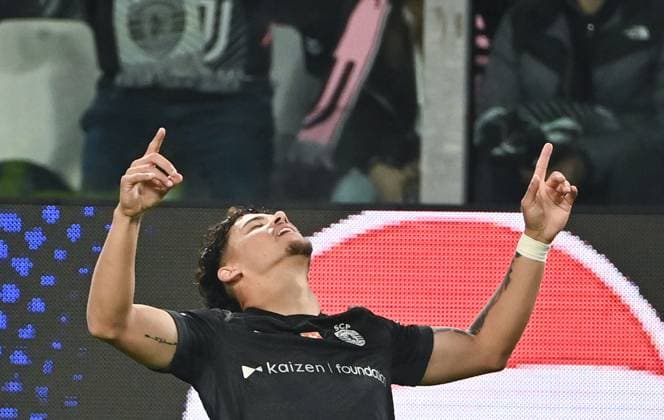 Juventus v Sporting Lisbon - UEFA Champions League TURIN, ITALY, NOVEMBER 4: Sporting Lisbon s midfielder Maximiliano Araujo celebrates after scores his team s first goal during the League phase UEFA Champions League football match between Juventus and Sporting Lisbon at the Juventus Stadium in Turin, Italy, on November 4, 2025. Isabella Bonotto Anadolu Turin Italy. Editorial use only. Please get in touch for any other usage.  Copyright: x2025xAnadoluxIsabellaxBonottox