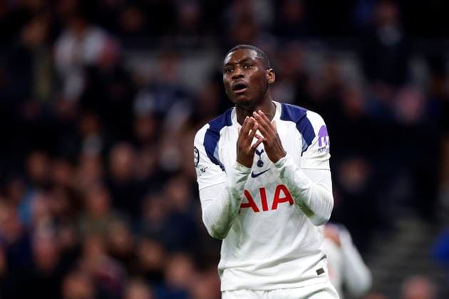 Tottenham Hotspur v Copenhagen, London, UK - 4 Nov 2025 Randal Kolo Muani of Tottenham Hotspur misses a shot on goal during the UEFA Champions League match between Tottenham Hotspur and Copenhagen at The Tottenham Hotspur Stadium, Tottenham, London on the 4 November 2025. Tottenham The Tottenham Hotspur Stadium London England Copyright: xJamesxWhitehead PPAUKx PPA-227397