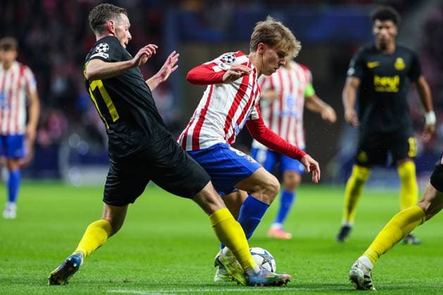 November 4, 2025, Madrid, Madrid, SPAIN: Rob Schoofs of Union Saint-Gilloise and Pablo Barrios of Atletico de Madrid in action during the UEFA Champions League 2025 26 League Phase MD4 match between Atletico de Madrid and R. Union Saint-Gilloise at Estadio Metropolitano on November 04, 2025 in Madrid, Spain. Madrid SPAIN - ZUMAa181 20251104_zaa_a181_137 Copyright: xIrinaxR.xHipolitox
