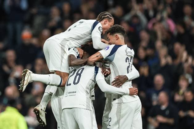 UEFA Champions League Matchday 4 of 8 Tottenham Hotspur v F.C. Copenhagen Wilson Odobert of Tottenham Hotspur celebrates his goal to make it 2-0 with team mates during the UEFA Champions League Matchday 4 of 8 Tottenham Hotspur vs F.C. Copenhagen at Tottenham Hotspur Stadium, London, United Kingdom, 4th November 2025 (Photo by Mark Cosgrove News Images) London Tottenham Hotspur Stadium United Kingdom Copyright: xMarkxCosgrove NewsxImagesx
