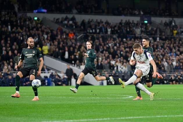 Spurs vs FC Copenhagen Champions Leage GOAL Micky van de Ven of Tottenham Hotspur scores the second goal during the UEFA Champions League League Phase match: Tottenham Hotspur vs FC Copenhagen at the Tottenham Hotspur Stadium London. London Tottenham Hotspur Stadium UK Copyright: xMartinxDaltonx Spurs_vs_FCCopenhagen_041125_MD_015