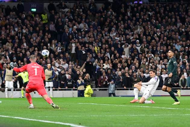 Spurs vs FC Copenhagen Champions Leage GOAL Joao Palhinha of Tottenham Hotspur makes his 4-0 during the UEFA Champions League League Phase match: Tottenham Hotspur vs FC Copenhagen at the Tottenham Hotspur Stadium London. London Tottenham Hotspur Stadium UK Copyright: xMartinxDaltonx Spurs_vs_FCCopenhagen_041125_MD_022