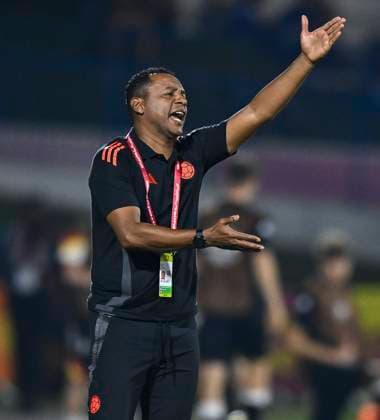 Germany v Colombia: Group G - FIFA U-17 World Cup Qatar 2025 head coach of Fredy HURTADO reacts during the FIFA U-17 World Cup Qatar 2025 Group G match between Germany and Colombia in Doha, Qatar, on November 4, 2025 DOHA Qatar Copyright: xNOUSHADx