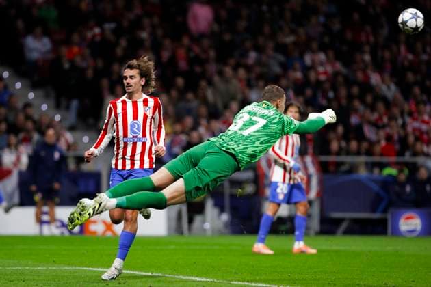 UEFA champions league - Atletico de Madrid vs Union Saint-Gilloise MADRID,SPAIN - 4 November:Kjell Scherpen of Union Saint-Gilloise in action during UEFA champions league 2025 26 match between Atletico de Madrid and Union Saint-Gilloise at Riyadh Air Metropolitano Stadium. (Photo by Guille Martinez f22photo) Madrid Riyadh Air Metropolitano Stadium Spain Copyright: xGuillermoxMartinezx