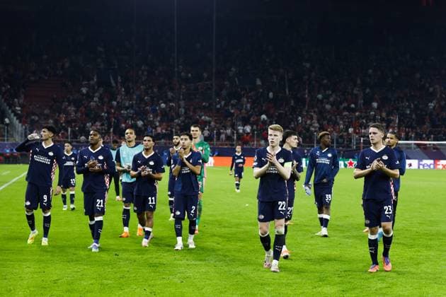 PIRAEUS - PSV players during the UEFA Champions League match between Olympiacos FC and PSV Eindhoven at the Georgios Karaiskakis Stadium on November 4, 2025, in Piraeus, Greece. ANP MAURICE VAN STEEN UEFA Champions League Matchday 4 2025-2026 xVIxANPxSportx xxANPxIVx 541247875 originalFilename: 541247875.jpg