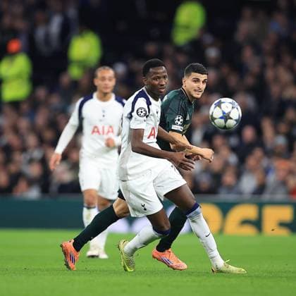 Tottenham Hotspur v FC Copenhagen Champions League 04 11 2025. Tottenham Hotspur Midfielder Pape Matar Sarr (29) Battles for the ball during the Champions League match between Tottenham Hotspur and FC Copenhagen at Tottenham Hotspur Stadium, London, United Kingdom on 4 November 2025. London Tottenham Hotspur Stadium London United Kingdom Editorial use only , Copyright: xChrisxFoxwellx PSI-23163-0111