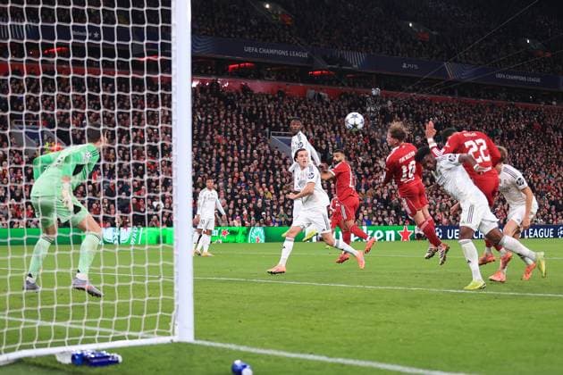 Fußball UEFA-Champions-League-Phase Liverpool gegen Real Madrid 4. November 2025 UEFA-Champions-League-Phase Liverpool gegen Real Madrid Alexis Mac Allister von Liverpool erzielt das erste Tor Foto Simon Stacpoole Abseits Liverpool UK  Copyright: xSimonxStacpoolexOffside