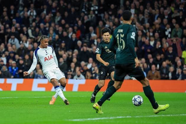 Tottenham Hotspur v FC Copenhagen Champions League 04 11 2025. GOAL Tottenham Hotspur Forward Wilson Odobert (28) makes it 2-0 during the Champions League match between Tottenham Hotspur and FC Copenhagen at Tottenham Hotspur Stadium, London, United Kingdom on 4 November 2025. London Tottenham Hotspur Stadium London United Kingdom Editorial use only , Copyright: xChrisxFoxwellx PSI-23163-0138