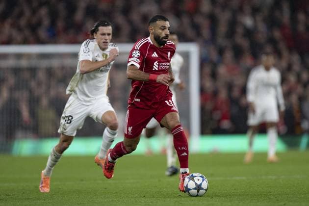 LIVERPOOL, ENGLAND - NOVEMBER 01: Mohamed Salah of Liverpool and Álvaro Carreras of Real Madrid in action during the UEFA Champions League match between Liverpool and Real Madrid at Anfield on November 04, 2025 in Liverpool, England. (Photo by Will Palmer Agencia LOF SPP) Copyright: xWillxPalmer AgenciaxLOF SPPx Sportspressphoto_SPR56922