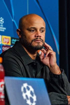 04 11 2025, Paris Saint Germain vs FC Bayern Munich, UEFA Champions League, 04 Matchday Press conference Vincent Kompany FC Bayern Muenchen,Coach Copyright: xBahhoxKarax