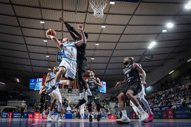Basketball, Europe Cup, Anwil Wloclawek - Basketball Löwen Braunschweig 2025.11.04 Wloclawek Koszykowka, Europejskie Puchary, FIBA Europe Cup, Sezon 2025 2026 4 kolejka FEC, Grupa F, mecz Anwil Wloclawek - Basketball Lowen Brunszwik N z Elvar Fridriksson (Anwil nr 0) Barra Njie (BLB nr 13) Foto Piotr Kieplin PressFocus 2025.11.04 Wloclawek Basketball, FIBA Europe Cup, Season 2025 2026 Regular Season, Group F gameday 4 Anwil Wloclawek - Basketball Lowen Braunschweig Elvar Fridriksson (Anwil nr 0) Barra Njie (BLB nr 13) Credit: Piotr Kieplin PressFocus NEWSPIX.PL --- newspix.pl