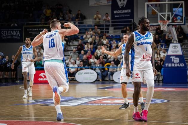 Basketball, Europe Cup, Anwil Wloclawek - Basketball Löwen Braunschweig 2025.11.04 Wloclawek Koszykowka, Europejskie Puchary, FIBA Europe Cup, Sezon 2025 2026 4 kolejka FEC, Grupa F, mecz Anwil Wloclawek - Basketball Lowen Brunszwik N z Dawid Slupinski (Anwil nr 16) Eric Lockett (Anwil nr 1) Elvar Fridriksson (Anwil nr 0) Isaiah Mucius (Anwil nr 7) Foto Piotr Kieplin PressFocus 2025.11.04 Wloclawek Basketball, FIBA Europe Cup, Season 2025 2026 Regular Season, Group F gameday 4 Anwil Wloclawek - Basketball Lowen Braunschweig Dawid Slupinski (Anwil nr 16) Eric Lockett (Anwil nr 1) Elvar Fridriksson (Anwil nr 0) Isaiah Mucius (Anwil nr 7) Credit: Piotr Kieplin PressFocus NEWSPIX.PL --- newspix.pl