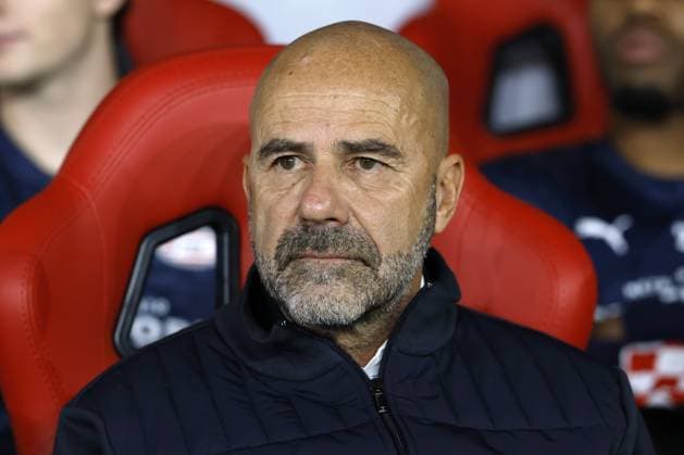 PIRAEUS - PSV Eindhoven coach Peter Bosz during the UEFA Champions League match between Olympiacos FC and PSV Eindhoven at the Georgios Karaiskakis Stadium on November 4, 2025, in Piraeus, Greece. ANP MAURICE VAN STEEN UEFA Champions League Matchday 4 2025-2026 xVIxANPxSportx xxANPxIVx 541254517 originalFilename: 541254517.jpg