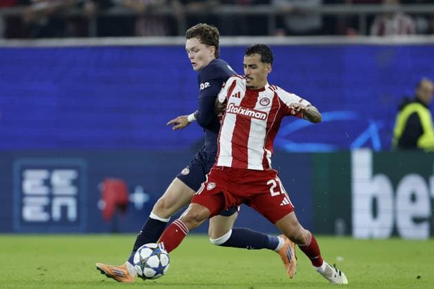 PIRAEUS - (L-R) Paul Wanner of PSV Eindhoven, Chiquinho of Olympiacos FC during the UEFA Champions League match between Olympiacos FC and PSV Eindhoven at the Georgios Karaiskakis Stadium on November 4, 2025, in Piraeus, Greece. ANP MAURICE VAN STEEN UEFA Champions League Matchday 4 2025-2026 xVIxANPxSportx xxANPxIVx 541254769 originalFilename: 541254769.jpg