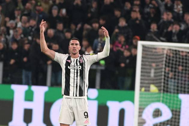 CALCIO - UEFA Champions League - Juventus FC vs Sporting CP Dusan Vlahovic (Juventus FC) celebrates during Juventus FC vs Sporting CP, UEFA Champions League football match in Turin, Italy, November 04 2025 Turin Italy  Copyright: xIPAxSport ABACAx