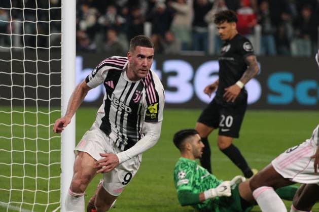 CALCIO - UEFA Champions League - Juventus FC vs Sporting CP Dusan Vlahovic (Juventus FC) celebrates during Juventus FC vs Sporting CP, UEFA Champions League football match in Turin, Italy, November 04 2025 Turin Italy  Copyright: xIPAxSport ABACAx