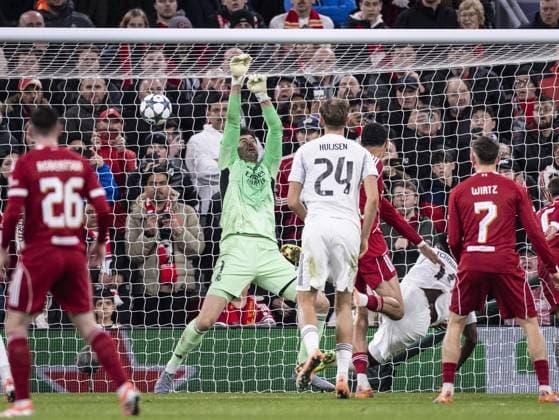 LIVERPOOL, ENGLAND - NOVEMBER 01: Thibaut Courtois of Real Madrid fails to save goal by Alexis Mac Allister of Liverpool during the UEFA Champions League match between Liverpool and Real Madrid at Anfield on November 04, 2025 in Liverpool, England. (Photo by Ricardo Nogueira Sports Press Photo) Copyright: xRicardoxNogueira SportsxPressxPhx Sportspressphoto_SPR56943