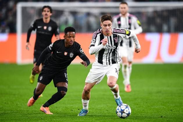 2025-11-04 Juventus FC v Sporting Clube de Portugal - UEFA Champions League 2025 26 League Phase MD4 TURIN, ITALY - NOVEMBER 4: Geny Catamo of Sporting Clube de Portugal battles for the ball with Kenan Yildiz of Juventus FC during the UEFA Champions League 2025 26 League Phase MD4 match between Juventus FC and Sporting Clube de Portugal at Juventus Stadium on November 4, 2025 in Turin, Italy. (Photo by Alberto Gandolfo BSR Agency) Turin Italy Content not available for redistribution in The Netherlands directly or indirectly through any third parties. Copyright: xBSRxAgencyx
