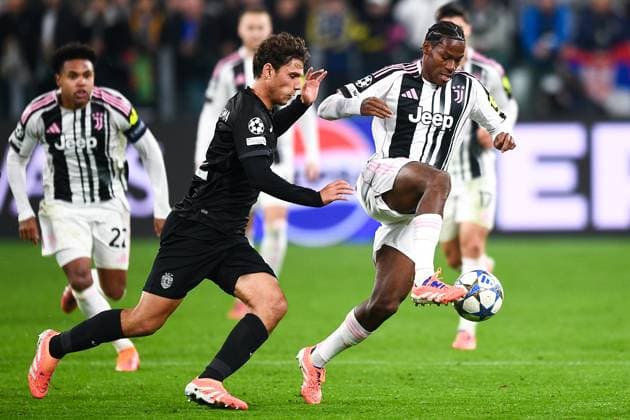 2025-11-04 Juventus FC v Sporting Clube de Portugal - UEFA Champions League 2025 26 League Phase MD4 TURIN, ITALY - NOVEMBER 4: Jonathan David of Juventus FC in action during the UEFA Champions League 2025 26 League Phase MD4 match between Juventus FC and Sporting Clube de Portugal at Juventus Stadium on November 4, 2025 in Turin, Italy. (Photo by Alberto Gandolfo BSR Agency) Turin Italy Content not available for redistribution in The Netherlands directly or indirectly through any third parties. Copyright: xBSRxAgencyx