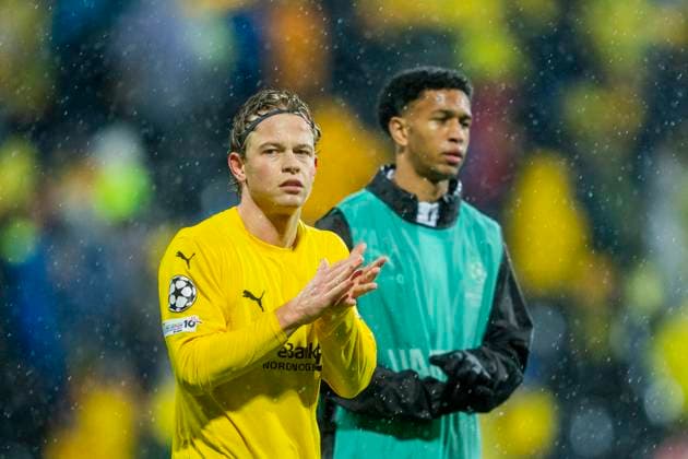 Football, Champions League 2025 2026 Bodo Glimt Monaco Bodo 20251104 Bodo Glimts Sondre Auklend and Daniel Bassi after the Champions League football match between Bodo Glimt and Monaco at Aspmyra Stadium Photo Fredrik Varfjell NTB Bodo Norway EDITORIAL USE ONLY RESTRICTED USE FOR BETTING COMPANIES  Copyright: xFredrikxVarfjellx xNTBx