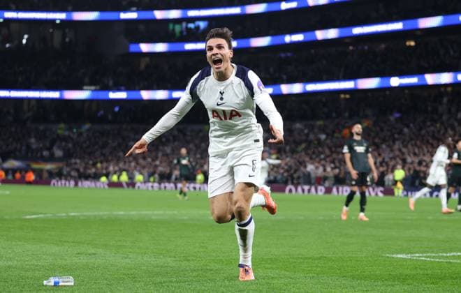 . - Tottenham Hotspur v FC Copenhagen, MD4, UEFA Champions League, League Phase, Tottenham Hotspur Stadium, London, England. - 4th November 2025. (C) Alex Ferrelly Crystal Pix Joao Palhinha of Tottenham Hotspur goal celebration after scoring to put Tottenham Hotspur 4-0 ahead. - Tottenham Hotspur v FC Copenhagen, MD4, UEFA Champions League, League Phase, Tottenham Hotspur Stadium, London, England. - 4th November 2025. (C) Alex Ferrelly Crystal Pix London Tottenham Hotspur Stadium United Kingdom Copyright: xDanielxWeirx CP_Tottenham_Copenhagen_041125_AF_02.JPEG