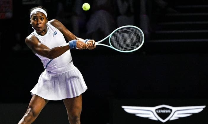 WTA, Tennis Damen Finals 2025 - Day Four RIYADH, SAUDI ARABIA NOVEMBER 4, 2025: Coco Gauff of the United States plays against Jasmine Paolini of Italy during their second group-stage match on Day 4 of the 2025 WTA Finals, part of the Hologic WTA Tour, at King Saud University Indoor Arena in Riyadh, Saudi Arabia, on November 4, 2025. Riyadh Saudi Arabia  Copyright: xSTRx originalFilename:str-wtafinal251104_npAN2.jpg