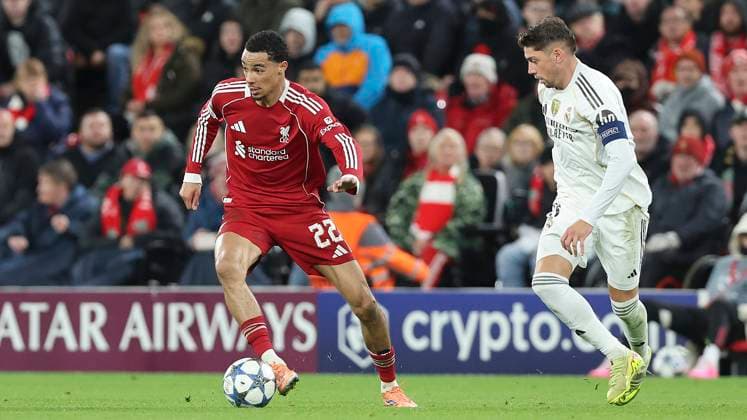 Liverpool v Real Madrid Champions League 04 11 2025. Liverpool forward Hugo Ekitike (22) and Real Madrid midfielder Federico Valverde (8) during the Champions League match between Liverpool and Real Madrid at Anfield, Liverpool, England on 4 November 2025. Liverpool Anfield Merseyside England Editorial use only , Copyright: xCraigxGallowayx PSI-23162-0047
