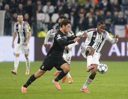 CALCIO - UEFA Champions League - Juventus FC vs Sporting CP Jonathan David of Juventus FC during the Uefa Champions League, season 20025 26, football match between Juventus FC and Sporting CP on 04 November 2025 at Allianz Stadium, Turin, Italy. Photo Nderim Kaceli Turin Italy  Copyright: xIPAxSport ABACAx