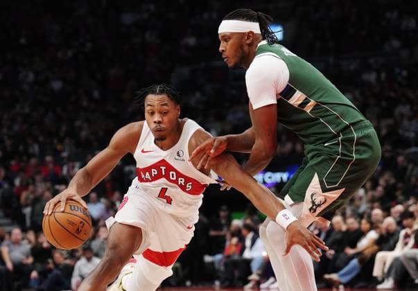 November 4, 2025, Toronto, On, CANADA: Toronto Raptors Scottie Barnes (4) drives past Milwaukee Bucks Myles Turner (3) during first half NBA, Basketball Herren, USA basketball action in Toronto on Tuesday, November 4, 2025. Canada News - November 4, 2025  - ZUMAc35_ 20251104_zaf_c35_135 Copyright: xNathanxDenettex