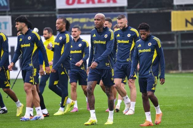 Ahead of Viktoria Plzen v Fenerbahce - UEFA Europa League ISTANBUL, TURKIYE - NOVEMBER 5: Anderson Talisca (2nd R), and Fred (R) of Fenerbahce take part in the last training session ahead of UEFA Europa League week 4 match against Viktoria Plzen, at Can Bartu Facilities in Istanbul, Turkiye on November 5, 2025. Arif Hudaverdi Yaman Anadolu Istanbul Turkey. Editorial use only. Please get in touch for any other usage.  Copyright: x2025xAnadoluxArifxHudaverdixYamanx