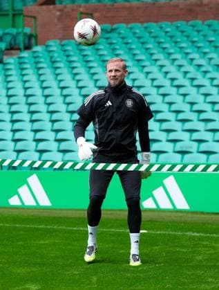 Ahead of the UEFA Champions League Game against FC Midtjylland Celtic goalkeeper Kasper Schmeichel during a training session at Celtic Park, Glasgow. Celtic Team Training, Football, Celtic Park, Glasgow, Scotland, UK - 05 Nov 2025Glasgow Celtic Park United Kingdom EDITORIAL USE ONLY No use with unauthorised audio, video, data, fixture lists, club league logos or live services. Online in-match use limited to 120 images, no video emulation. No use in betting, games or single club league player publications. Copyright: xStuartxWallace Shutterstockx 15691499e