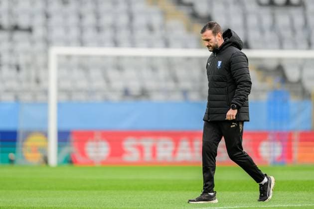 251105 Head coach Anes Mravac during a UEFA Europa League training session with Malmö FF on November 5, 2025 in Malmö Photo Petter Arvidson BILDBYRAN kod PA PA1105 fotboll football soccer fotball uefa europa league europa league träning practice training malmö ff bbeng  Copyright: PETTERxARVIDSON BB251105PA013