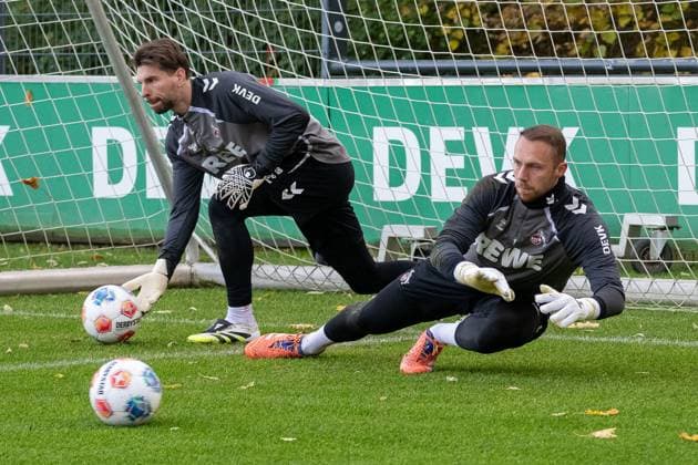 05 11 2025, Soccer 1 Bundesliga, Season 2025 2026, public training, 1 FC Koeln at the training ground at Geissbockheim in Koeln Ron Robert Zieler 1 FC Koeln, 20 and Marvin Schwaebe 1 FC Koeln, 01 during goalkeeper training Photo Kirchner Media TH Copyright: xKirchner-Media THx