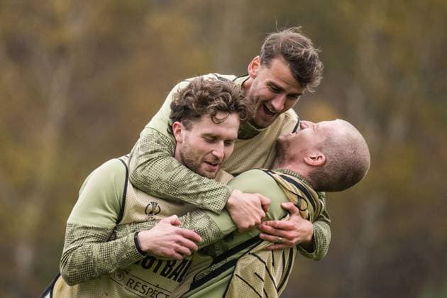 251105 Adam Lundkvist, Johan Hammar and Simon Gustafson during a training session with Häcken on November 5, 2025 in Gothenburg Photo Mathias Bergeld BILDBYRAN kod MB MB1233 fotboll football soccer fotball uefa conference league conference league träning practice training häcken bbeng  Copyright: MATHIASxBERGELD BB251105MB002