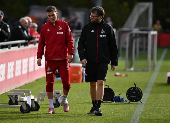 05 11 2025, xophax, Fußball 1 Bundesliga, 1 FC Koeln Training Derbywoche Said El Mala injured , right Tillmann Bockhorst Athletik Trainer DFL DFB REGULATIONS PROHIBIT ANY USE OF PHOTOGRAPHS as IMAGE SEQUENCES and or QUASI VIDEO Koeln