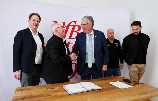 BAU 05 11 2025 Ludwigsburg Football VfB Stuttgart School cooperation between VfB Stuttgart and Otto Hahn Gymnasium, from left Dr Matthias Knecht Mayor of Ludwigsburg , Mathias Hilbert Headmaster Otto Hahn Gymnasium , Dietmar Allgaier President VfB Stuttgart , Stephan Hildebrandt Head of the VfB Stuttgart Youth Training Center , Daniel Teufel Sports Director U21 to U16 at the Youth Training Center