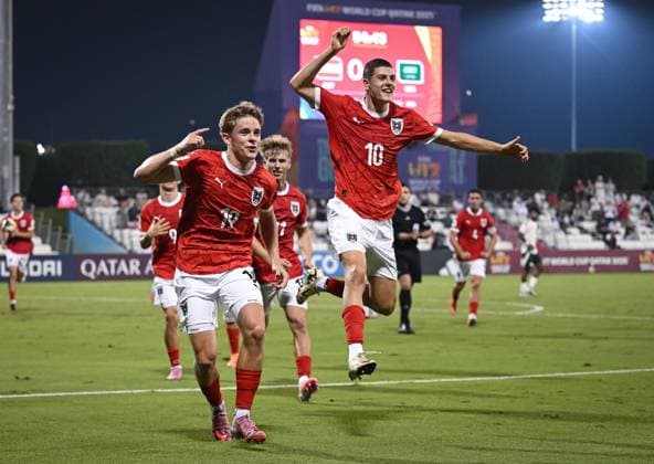 Soccer, Junior U 17 World Cup 2025 Doha Qatar Preliminary round 05 11 2025 Group L Austria Saudi Arabia CHEERS Austria Goalscorers to 1 0 Johannes Moser left and Vasilije Markovic right