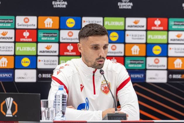 BELGRADE - EUROPA LEAGUE - BELGRADE -LOSC - CONFERENCE DE PRESSE PHOTOPQR VOIX DU NORD PASCAL BONNIERE ; 05 11 2025 ; BELGRADE 05.11.2025 europa League , conference de presse de l equipe de Belgrade avant le match contre le LOSC. Rade KRUNIC . Photo Pascal Bonniere La voix Du Nord press conference, PK, Pressekonferenz europa League in BELGRADE on November 5, 2025 HAUTS DE FRANCE France  Copyright: xPHOTOPQR VOIXxDUxNORD MAXPPPxPASCALxBONNIEREx 20251105VDN7572 20251105VDN7572