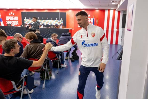 BELGRADE - EUROPA LEAGUE - BELGRADE -LOSC - CONFERENCE DE PRESSE PHOTOPQR VOIX DU NORD PASCAL BONNIERE ; 05 11 2025 ; BELGRADE 05.11.2025 europa League , conference de presse de l equipe de Belgrade avant le match contre le LOSC. Rade KRUNIC . Photo Pascal Bonniere La voix Du Nord press conference, PK, Pressekonferenz europa League in BELGRADE on November 5, 2025 HAUTS DE FRANCE France  Copyright: xPHOTOPQR VOIXxDUxNORD MAXPPPxPASCALxBONNIEREx 20251105VDN7619 20251105VDN7619