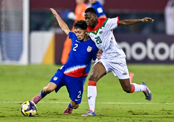 USA v Burkina Faso : Group J - FIFA U-17 World Cup Qatar 2025 Juan Villa (L) of the United States and Alassana Bagayogo of Burkina Faso in action during the FIFA U-17 World Cup Qatar 2025 Group I match between USA and Burkina Faso in Doha, Qatar, on November 5, 2025. DOHA Qatar Copyright: xNOUSHADx