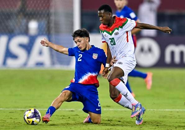 USA v Burkina Faso : Group J - FIFA U-17 World Cup Qatar 2025 Juan Villa (L) of the United States and Alassana Bagayogo of Burkina Faso in action during the FIFA U-17 World Cup Qatar 2025 Group I match between USA and Burkina Faso in Doha, Qatar, on November 5, 2025. DOHA Qatar Copyright: xNOUSHADx