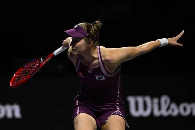 Elena Rybakina v Ekaterina Alexandrova - 2025 WTA, Tennis Damen Finals RIYADH, SAUDI ARABIA – NOVEMBER 5: Elena Rybakinaof Kazakhstan plays against Ekaterina Alexandrova (not seen) during their final group-stage match on Day 5 of the 2025 WTA Finals, part of the Hologic WTA Tour, at King Saud University Indoor Arena in Riyadh, Saudi Arabia, on November 5, 2025. Artur Widak Anadolu Riyadh Saudi Arabia. Editorial use only. Please get in touch for any other usage.  Copyright: x2025xAnadoluxArturxWidakx
