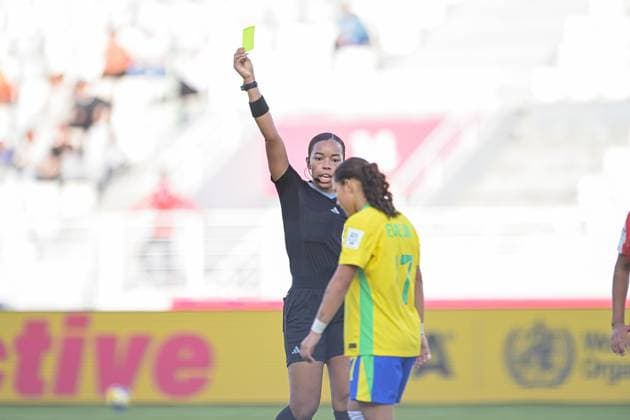 yellow card for 17 Evelin (Forward) of Brazil U-17 during the FIFA U-17 Women s World Cup Morocco 2025 Semifinal match between Brazil and Korea DPR in Rabat, Morocco, on November 5, 2025, at the Olympic Stadium  Copyright: xAndreaxAmato IPAxSportx xipa-agency.netx xx IPA_67567041 IPA_Agency_IPA67567041